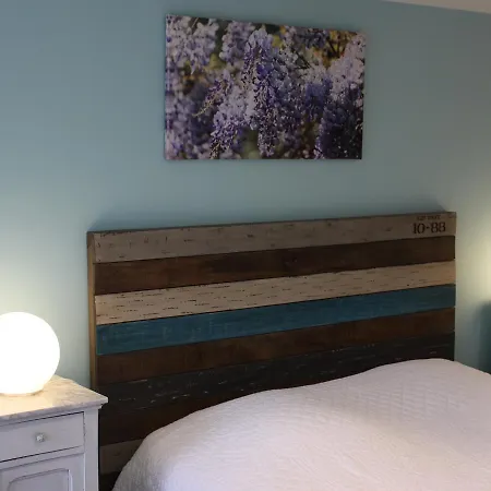 Frühstückspension Maison D'hotes La Lavandiere 4*